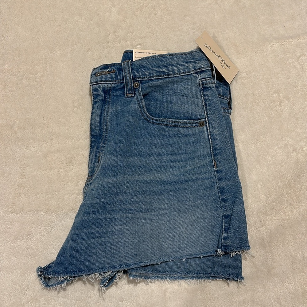 NWT women’s ripped jean shorts